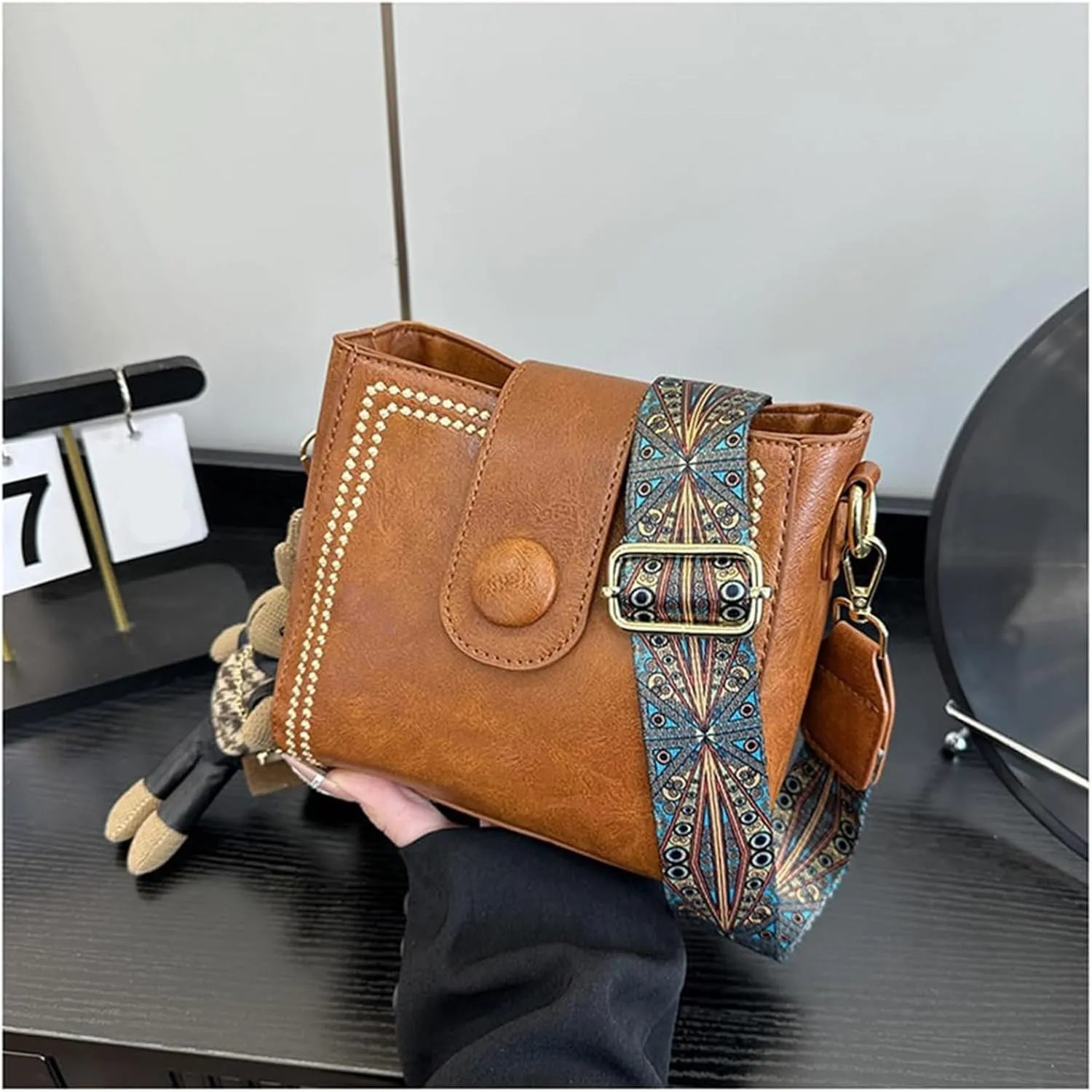 Bootara Bucket Bag, Women's Vintage Charm Bucket Bag, Crossbody Bag with Adjustable Shoulder Strap