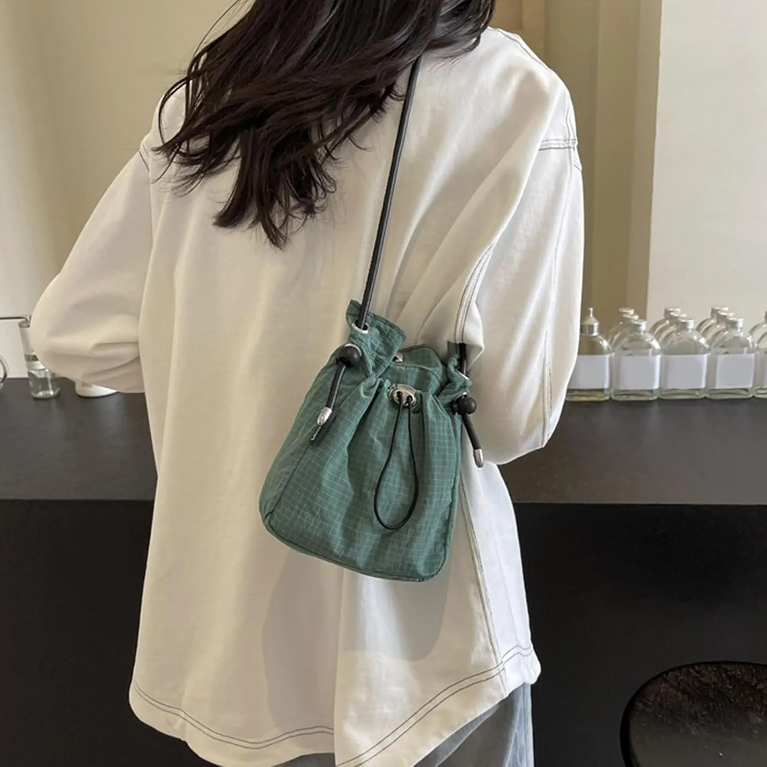 Fashionable Canvas Shoulder Bag for Mobile Phones Lightweight Crossbody Purse Drawstring Bucket Bags for Daily Use